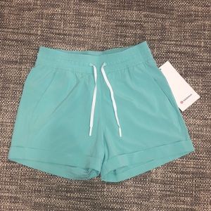 NWT Lululemon Spring Break Away Short
